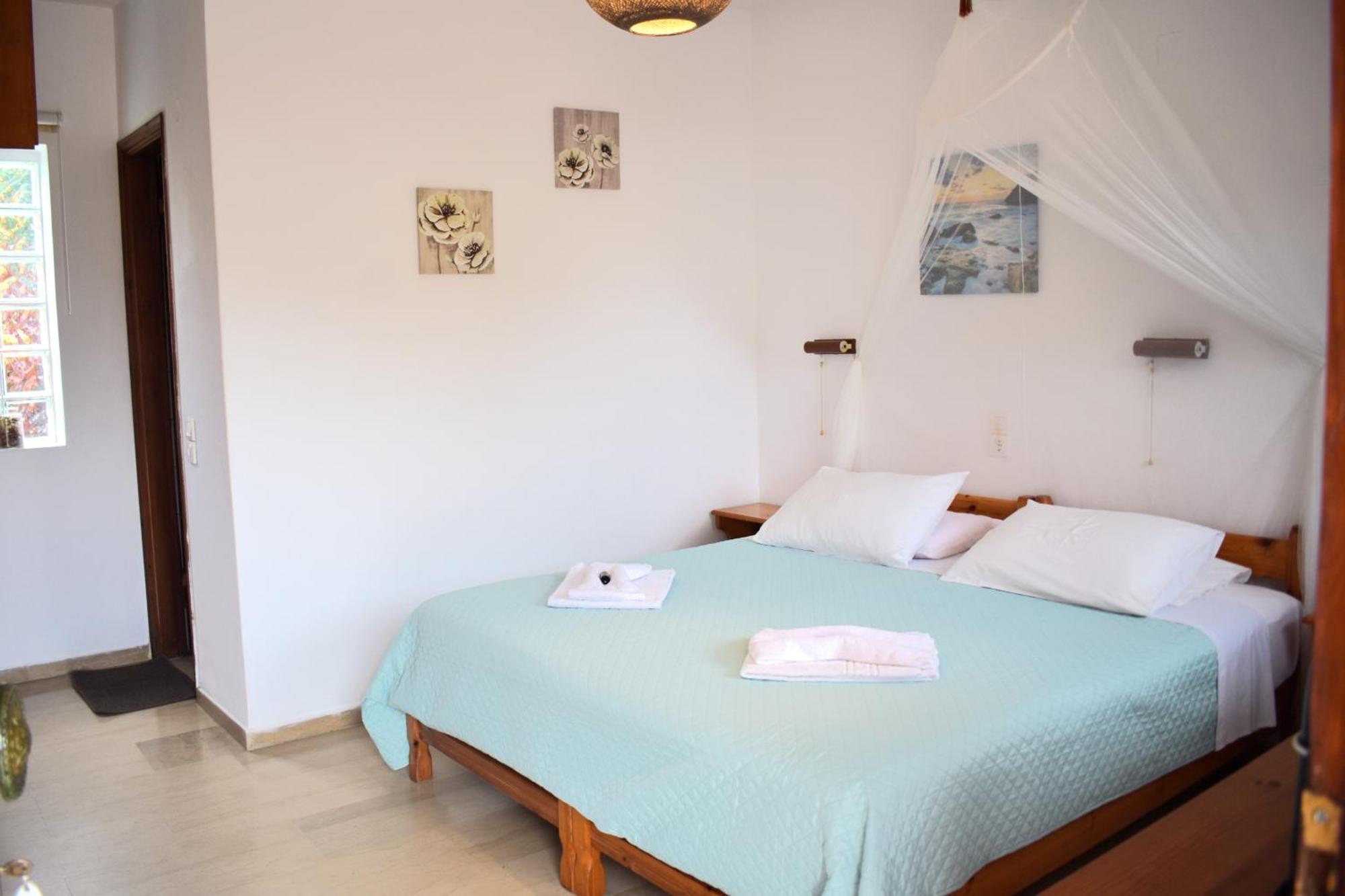 Kostas Apartments&studios Agios Georgios Pagon Exterior foto