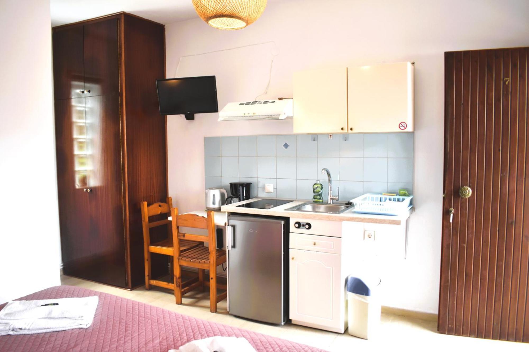 Kostas Apartments&studios Agios Georgios Pagon Exterior foto