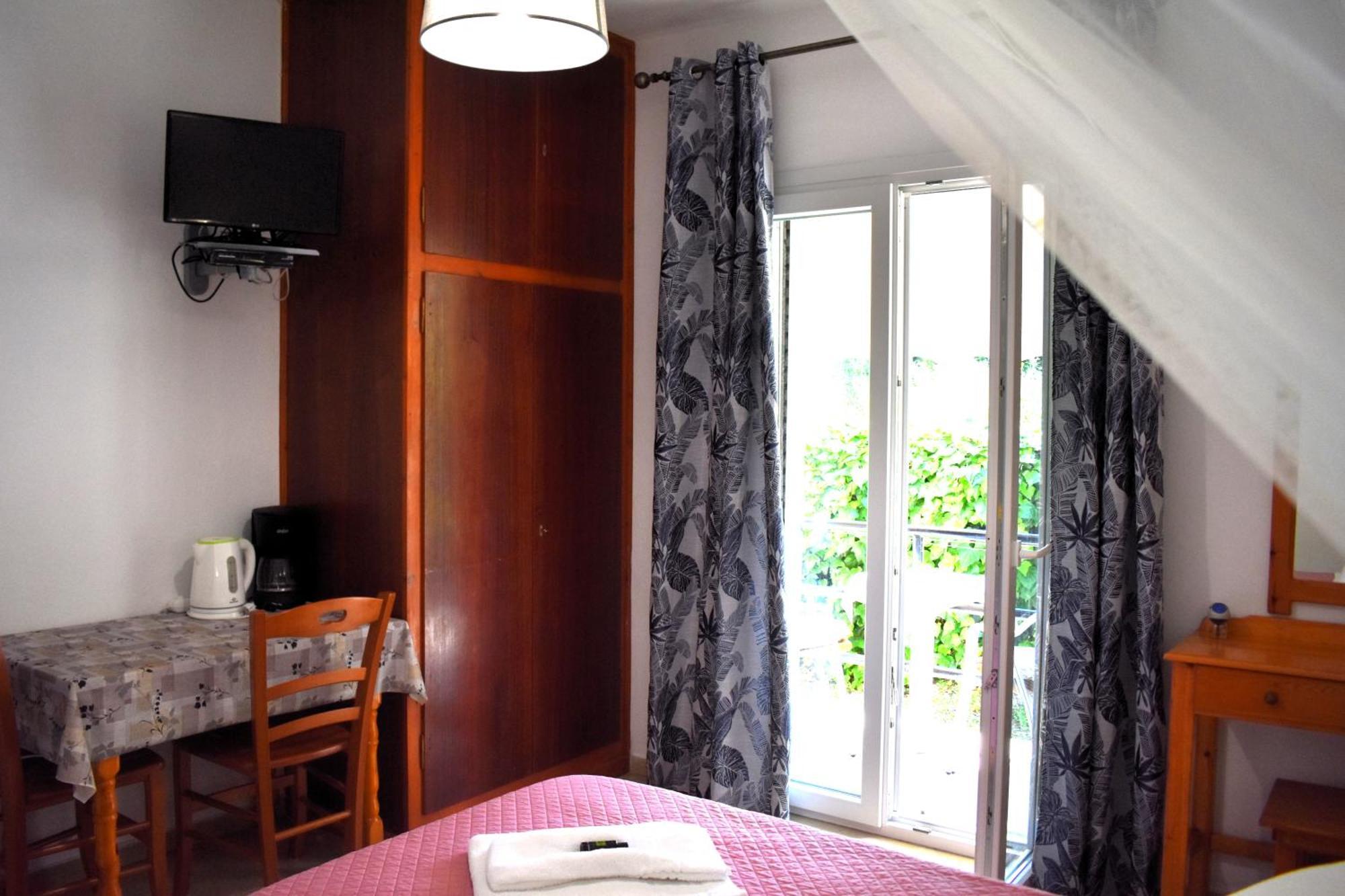 Kostas Apartments&studios Agios Georgios Pagon Exterior foto