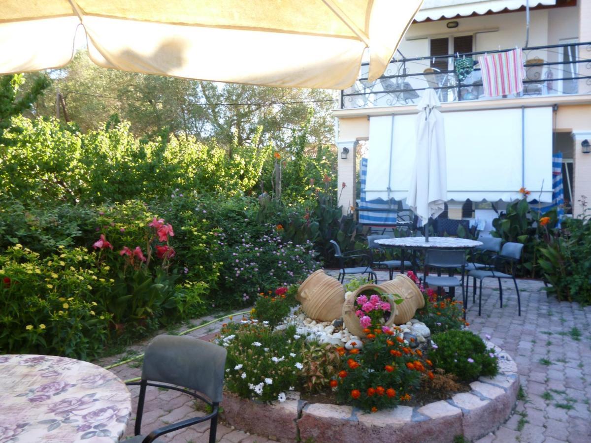Kostas Apartments&studios Agios Georgios Pagon Exterior foto