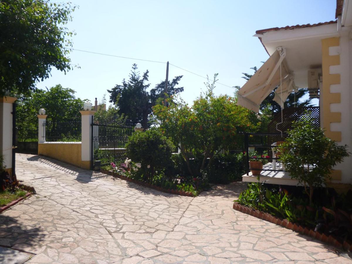 Kostas Apartments&studios Agios Georgios Pagon Exterior foto