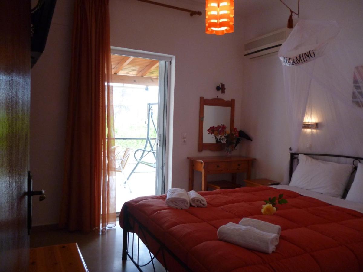 Kostas Apartments&studios Agios Georgios Pagon Exterior foto